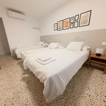 Hostal Y Apartamento Moli De Mar Lloret de Mar Bagian luar foto