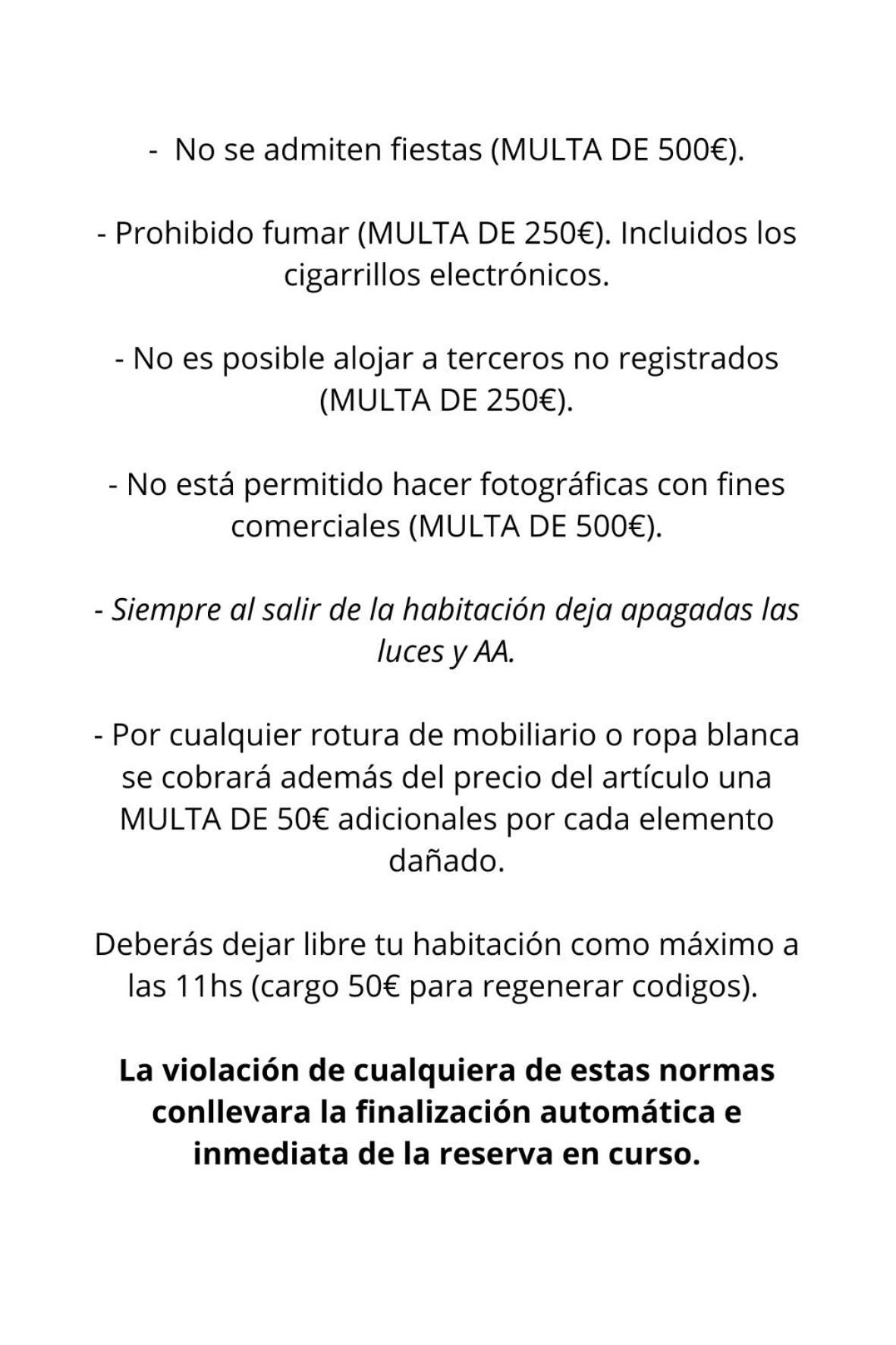 Hostal Y Apartamento Moli De Mar Lloret de Mar Bagian luar foto