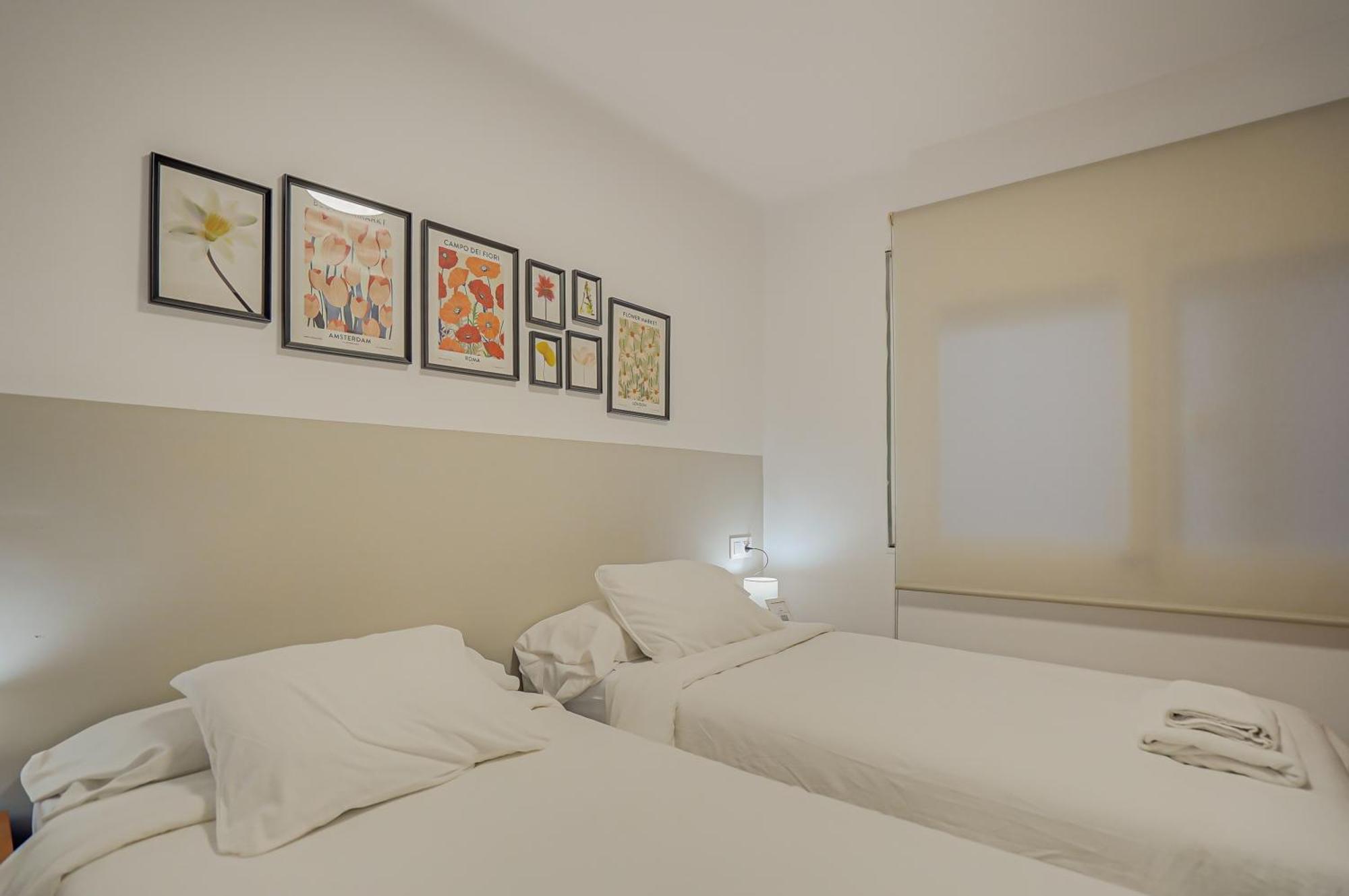 Hostal Y Apartamento Moli De Mar Lloret de Mar Bagian luar foto
