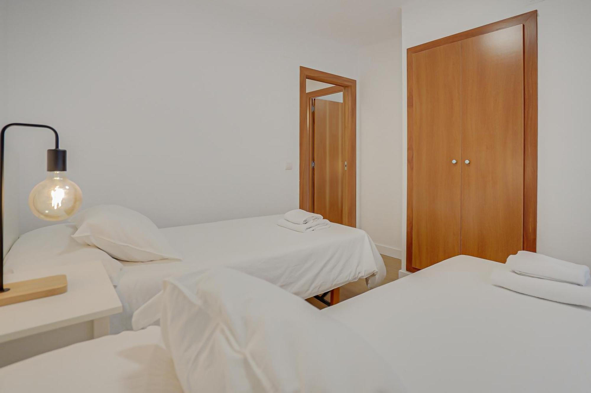 Hostal Y Apartamento Moli De Mar Lloret de Mar Bagian luar foto