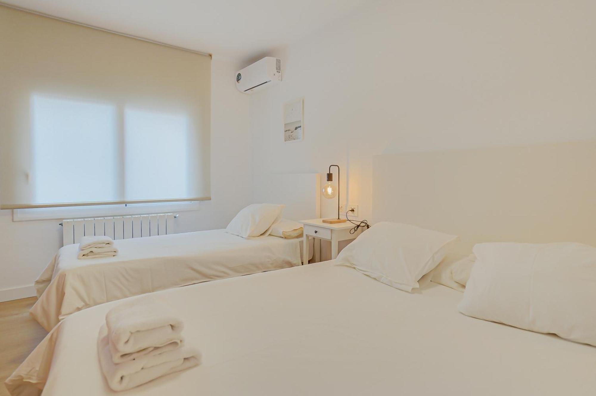 Hostal Y Apartamento Moli De Mar Lloret de Mar Bagian luar foto