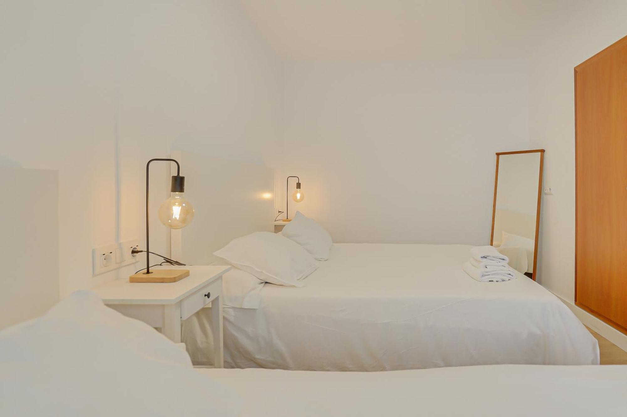 Hostal Y Apartamento Moli De Mar Lloret de Mar Bagian luar foto