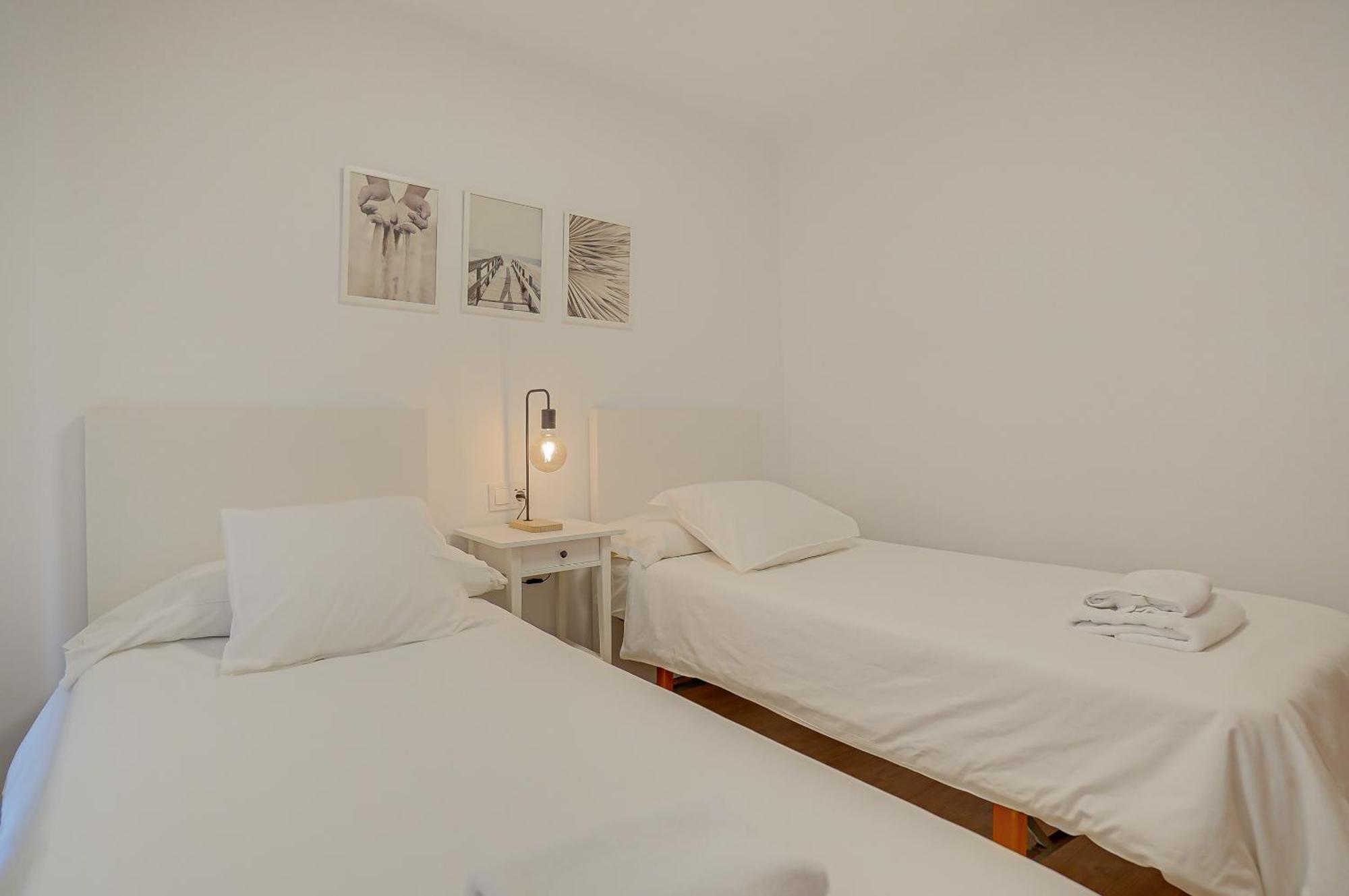 Hostal Y Apartamento Moli De Mar Lloret de Mar Bagian luar foto